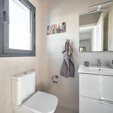 Casa de Férias Luxurious Townhouse With View, 3 Terraces And Pool *