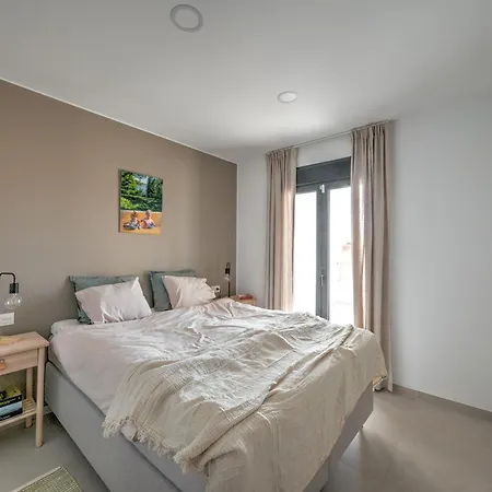 Casa de Férias Luxurious Townhouse With View, 3 Terraces And Pool