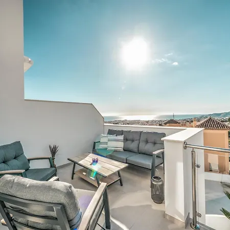 Nyaraló Luxurious Townhouse With View, 3 Terraces And Pool Nerja