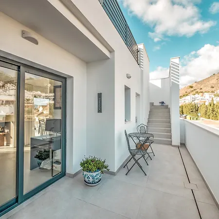 Luxurious Townhouse With View, 3 Terraces And Pool *