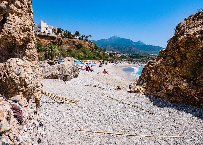 Luxurious Townhouse With View, 3 Terraces And Pool 펜션