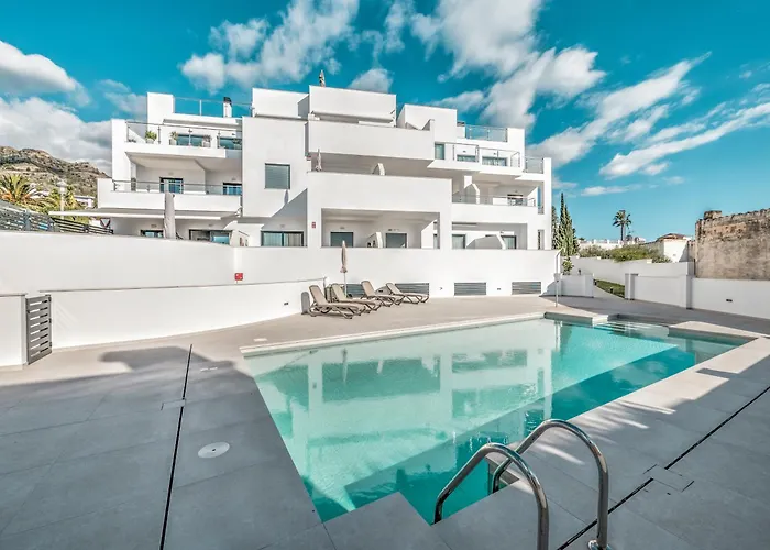 Luxurious Townhouse With View, 3 Terraces And Pool Semesterbostad