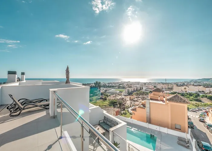 Luxurious Townhouse With View, 3 Terraces And Pool * Nerja