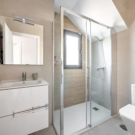 Luxurious Townhouse With View, 3 Terraces And Pool Nerja