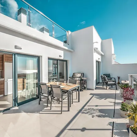 Luxurious Townhouse With View, 3 Terraces And Pool