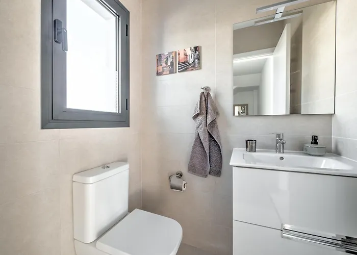 Ferienhaus Luxurious Townhouse With View, 3 Terraces And Pool *