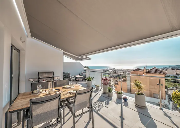 Ferienhaus Luxurious Townhouse With View, 3 Terraces And Pool *