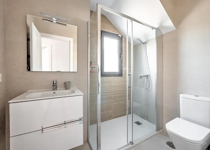 Luxurious Townhouse With View, 3 Terraces And Pool Nerja