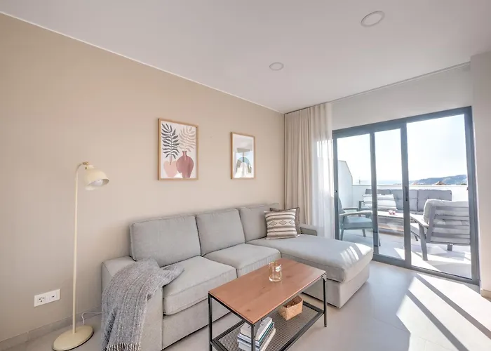 Nyaraló Luxurious Townhouse With View, 3 Terraces And Pool *