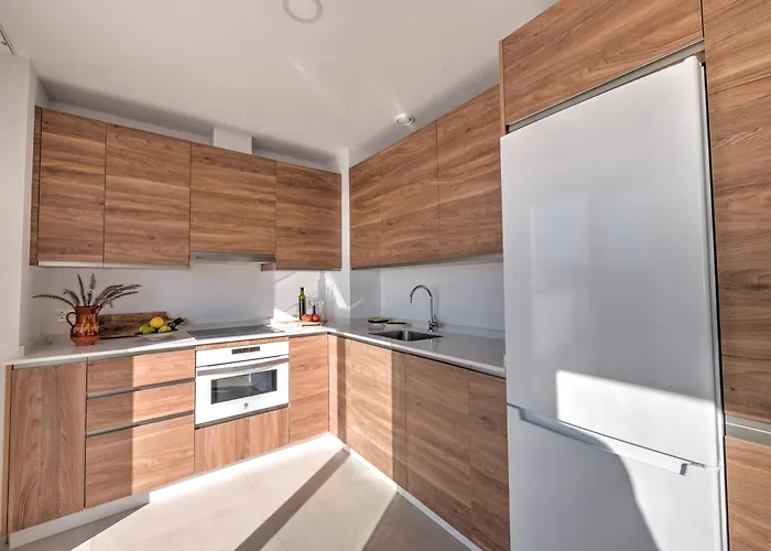 Luxurious Townhouse With View, 3 Terraces And Pool *