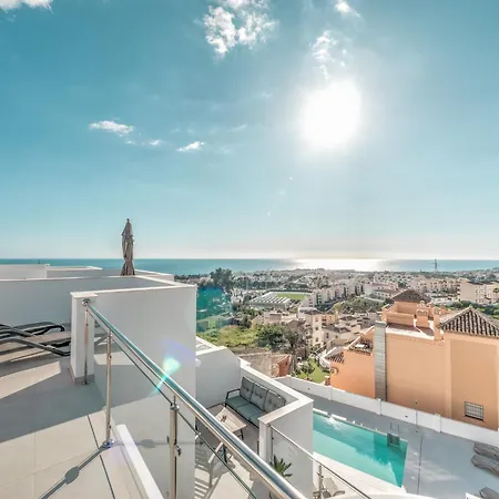 Luxurious Townhouse With View, 3 Terraces And Pool * Nerja